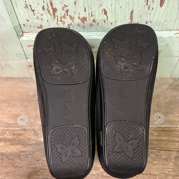 Alegria women’s  Classic Black Slip-On clogs - Picture 5 of 5